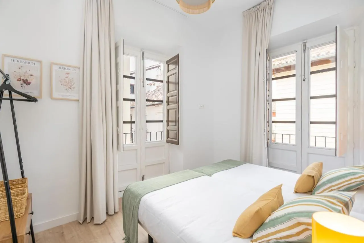 דירה גרנדה Apartamentos Luna Suites Palacio Dorita ספרד