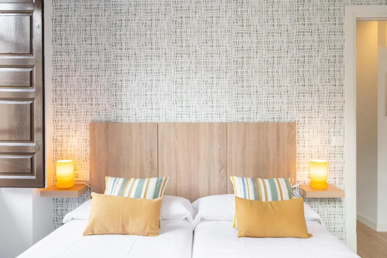 Apartamentos Luna Suites Palacio Dorita Granada