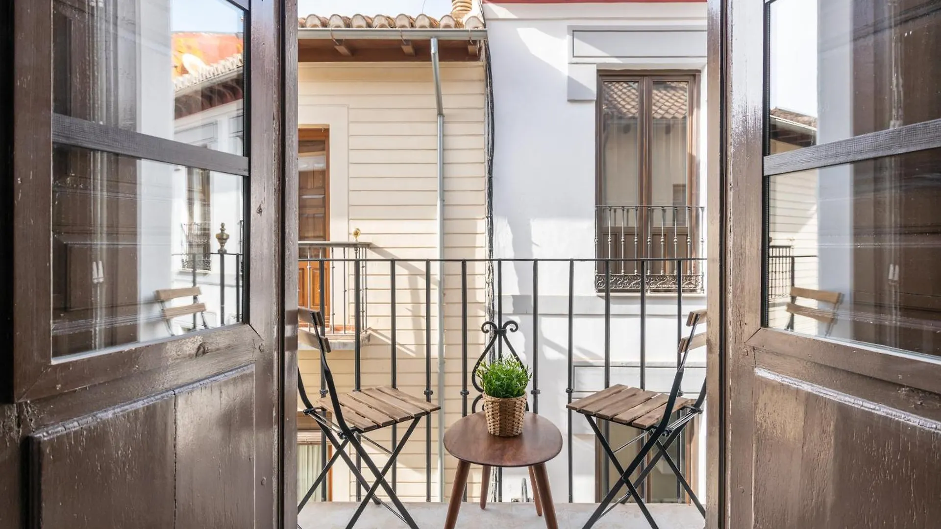 Apartamentos Luna Suites Palacio Dorita Granada 0*,